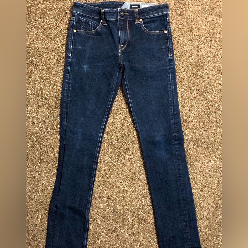 Volcom Women’s Dark wash tapered Jeans Style: Solver Size: 27